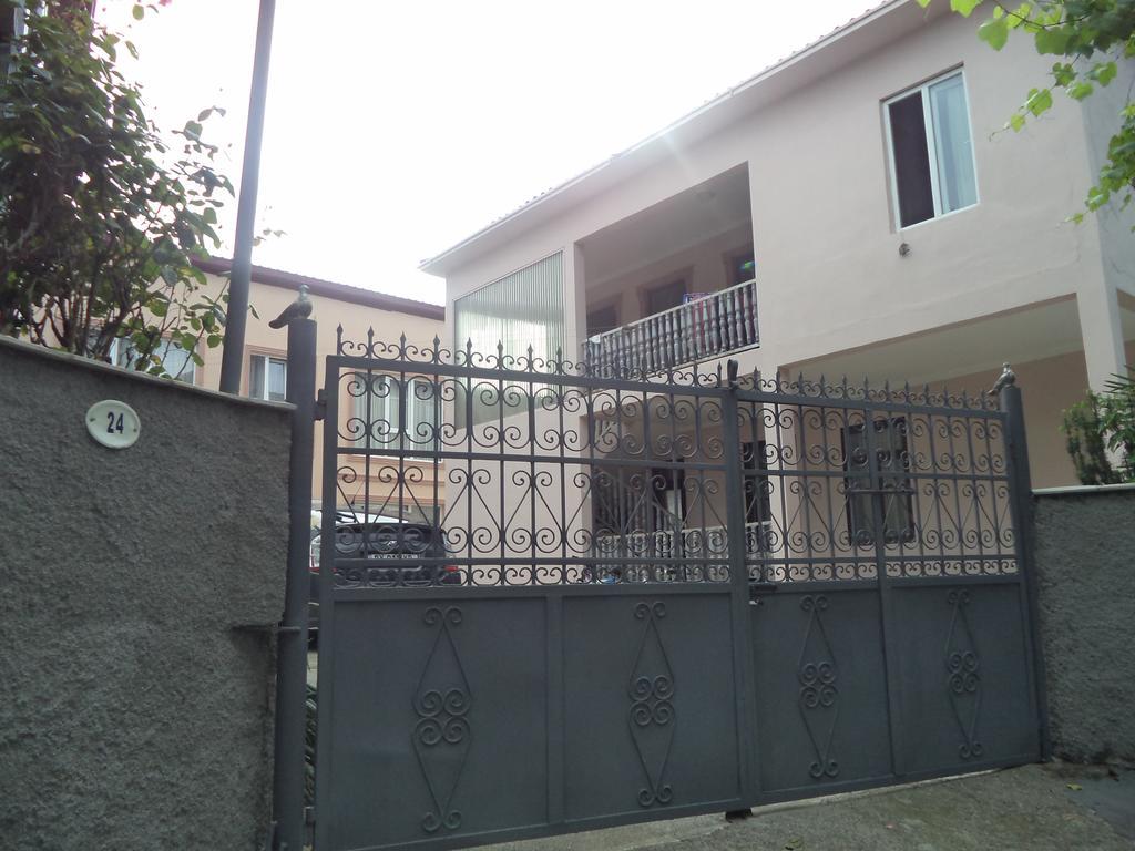 Hotel Maiko'S House Batumi Exterior foto